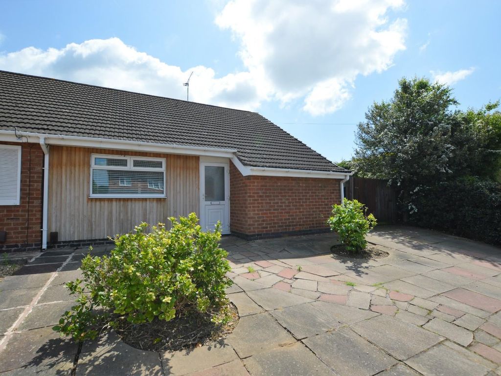 2 bed semidetached bungalow for sale in Horsewell Lane, Wigston LE18