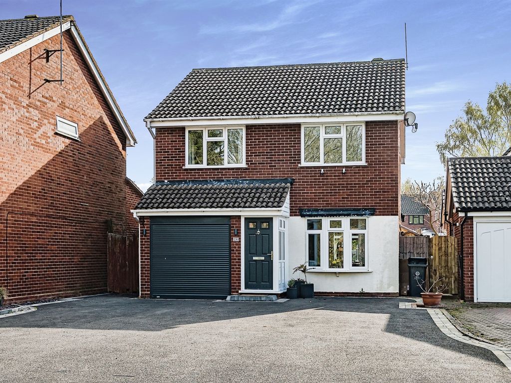 3 bed detached house for sale in Swin Way, Swindon, Dudley DY3