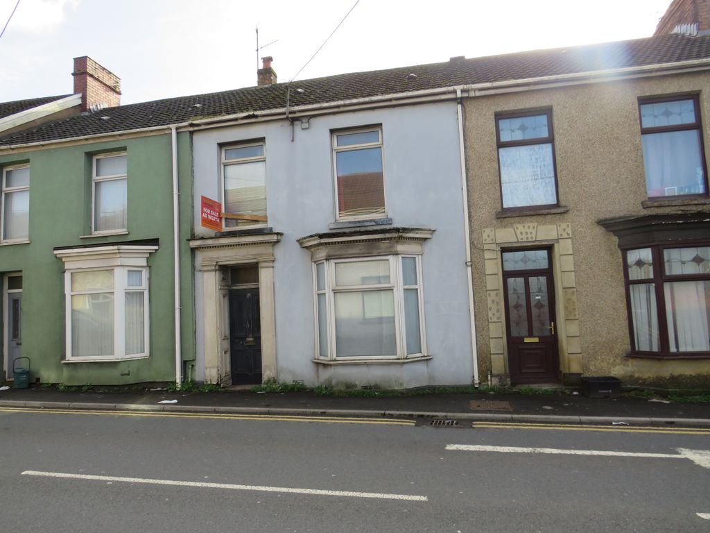 3 bed terraced house for sale in Pemberton Road, Llanelli SA14, £99,995