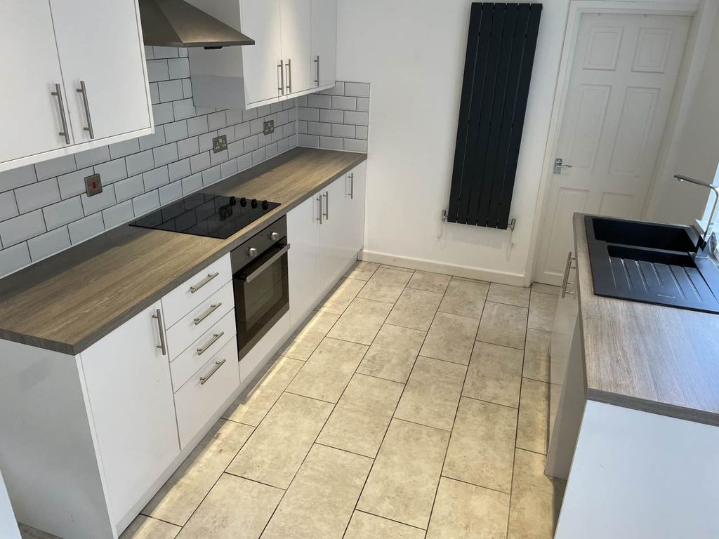 3 bed property to rent in Wern Road, Landore, Swansea SA1, £950 pcm