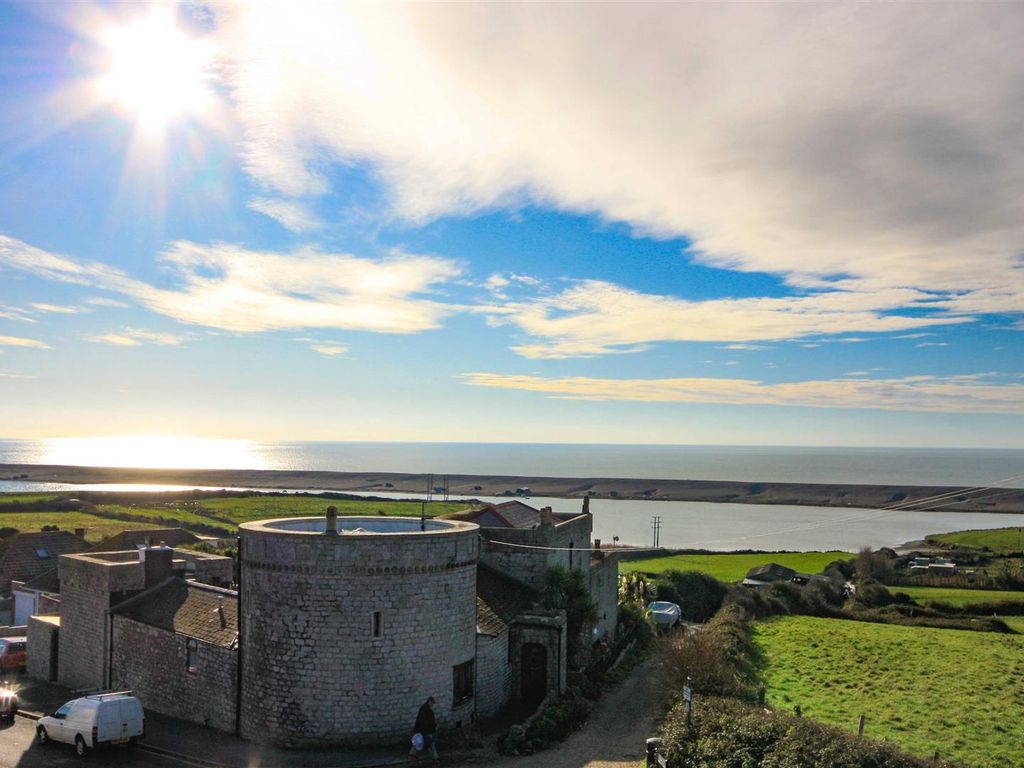 2 bed flat to rent in Westhill Road, Wyke Regis, Weymouth DT4, £850 pcm