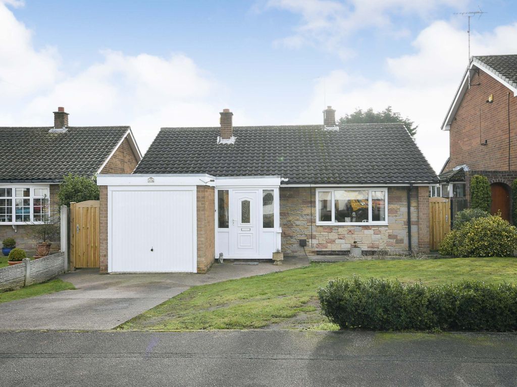 2 bed bungalow for sale in weetman avenue, church warsop, mansfield, nottinghamshire ng20