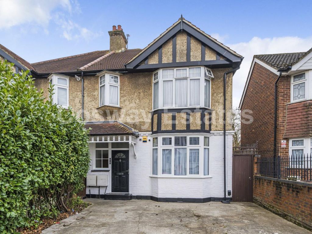 1 bed flat for sale in Fairfield Crescent, Edgware HA8, £355,000 Zoopla