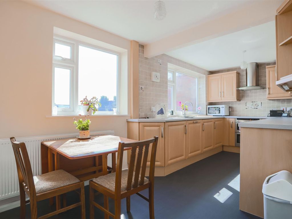 3 bed property for sale in Fieldhead Avenue, Bury BL8 Zoopla