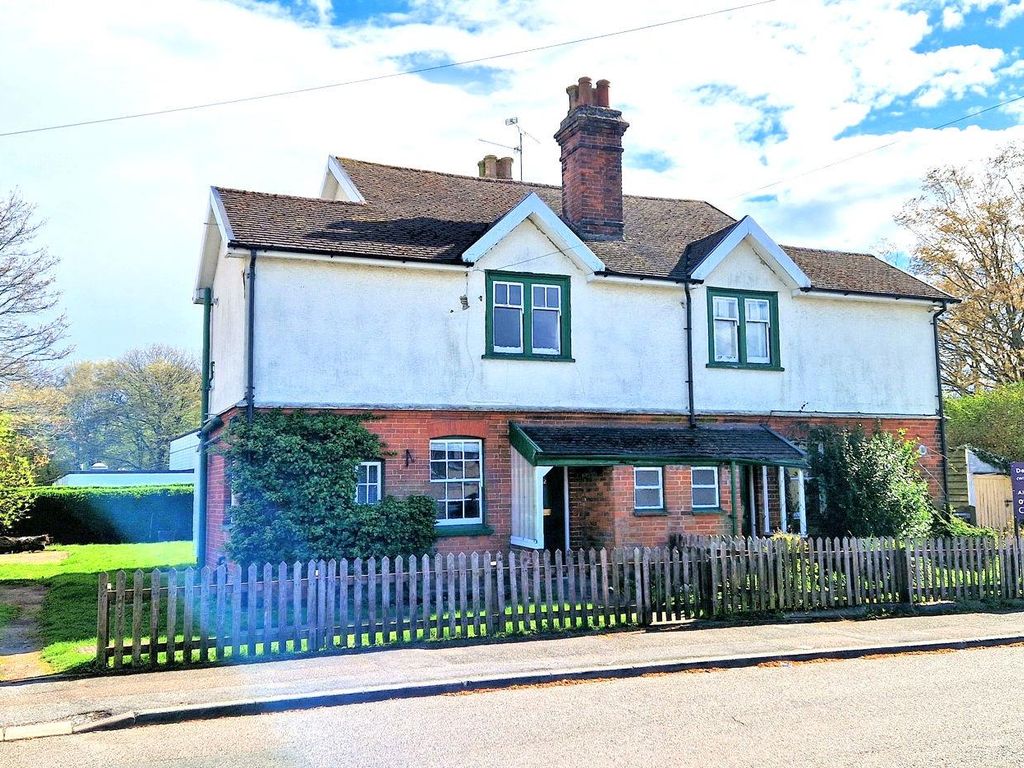 2 bed cottage for sale in Brickfield Road, Coopersale, Epping CM16 Zoopla