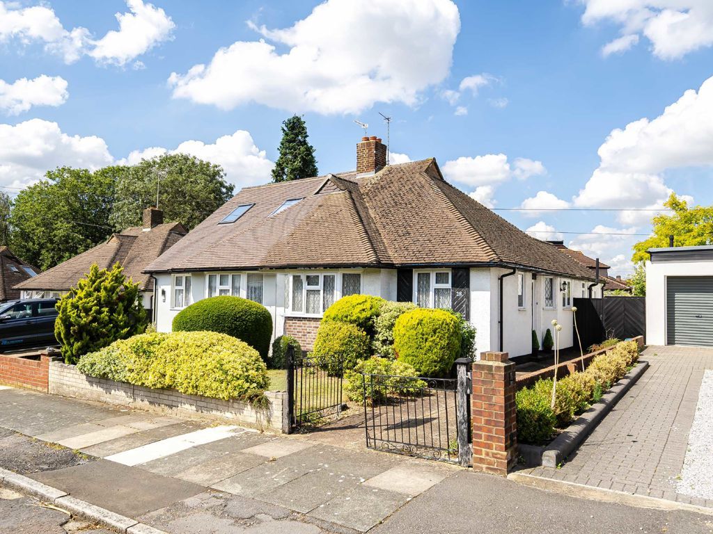 3 bed bungalow for sale in Woodlawn Crescent, Twickenham TW2, £599,950 ...