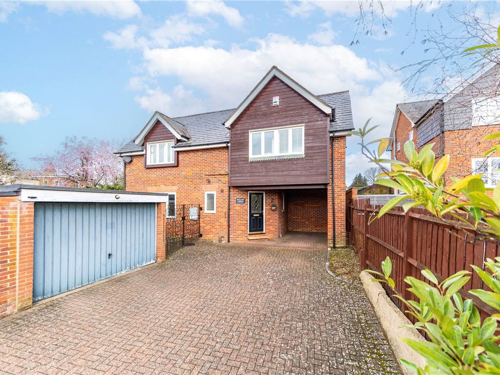 3 bed detached house for sale in Bury Lane, Codicote, Hitchin