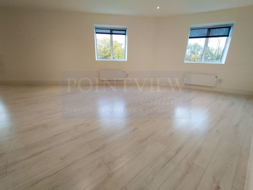 1 bed flat to rent in Woodthorpe Road, Ashford TW15, £1,250 pcm Zoopla