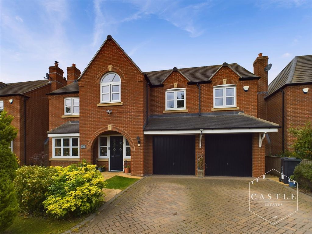 5 bed detached house for sale in Hinckley Road, Stoke Golding, Nuneaton