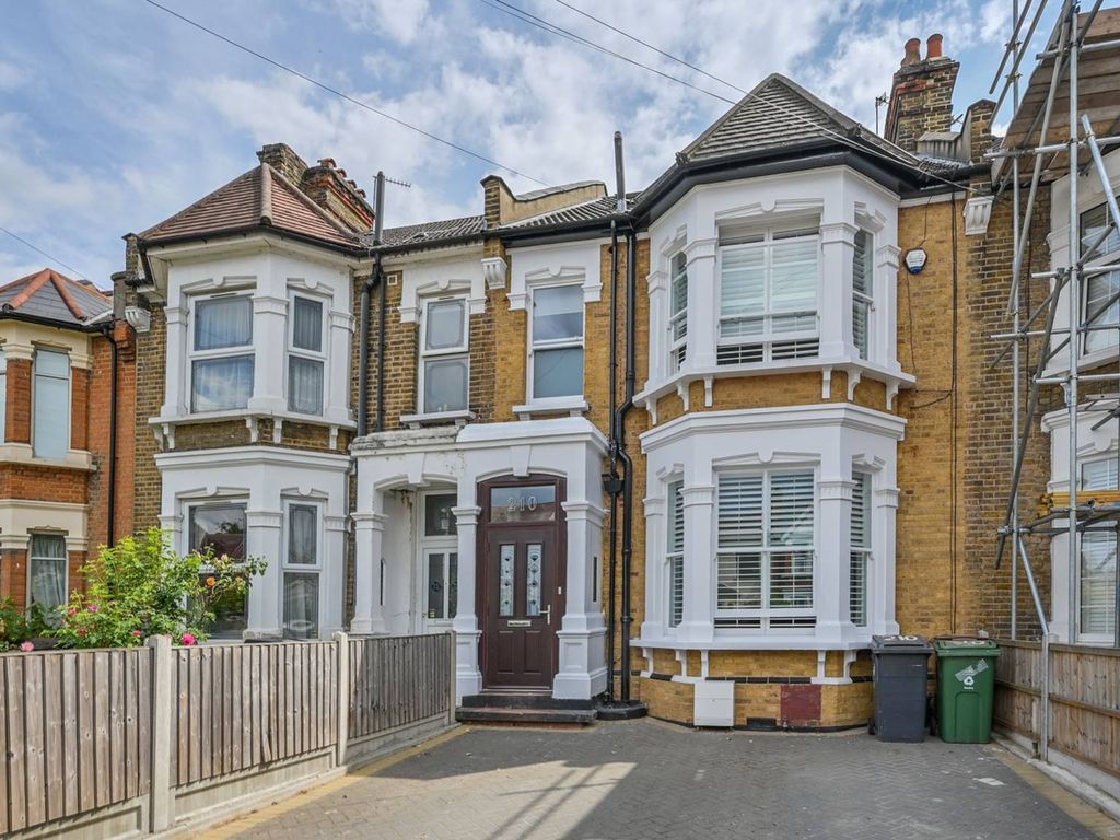 Hainault Road, Upper Leytonstone, London E11