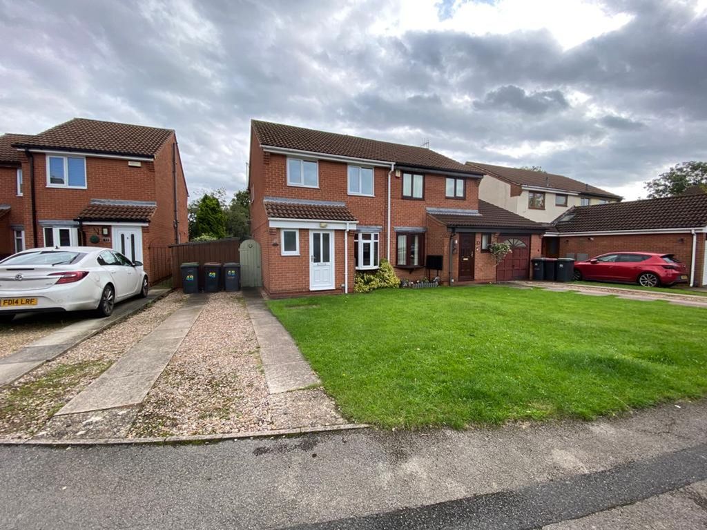 3 bed town house to rent in Catkin Drive, Giltbrook NG16, £895 pcm Zoopla