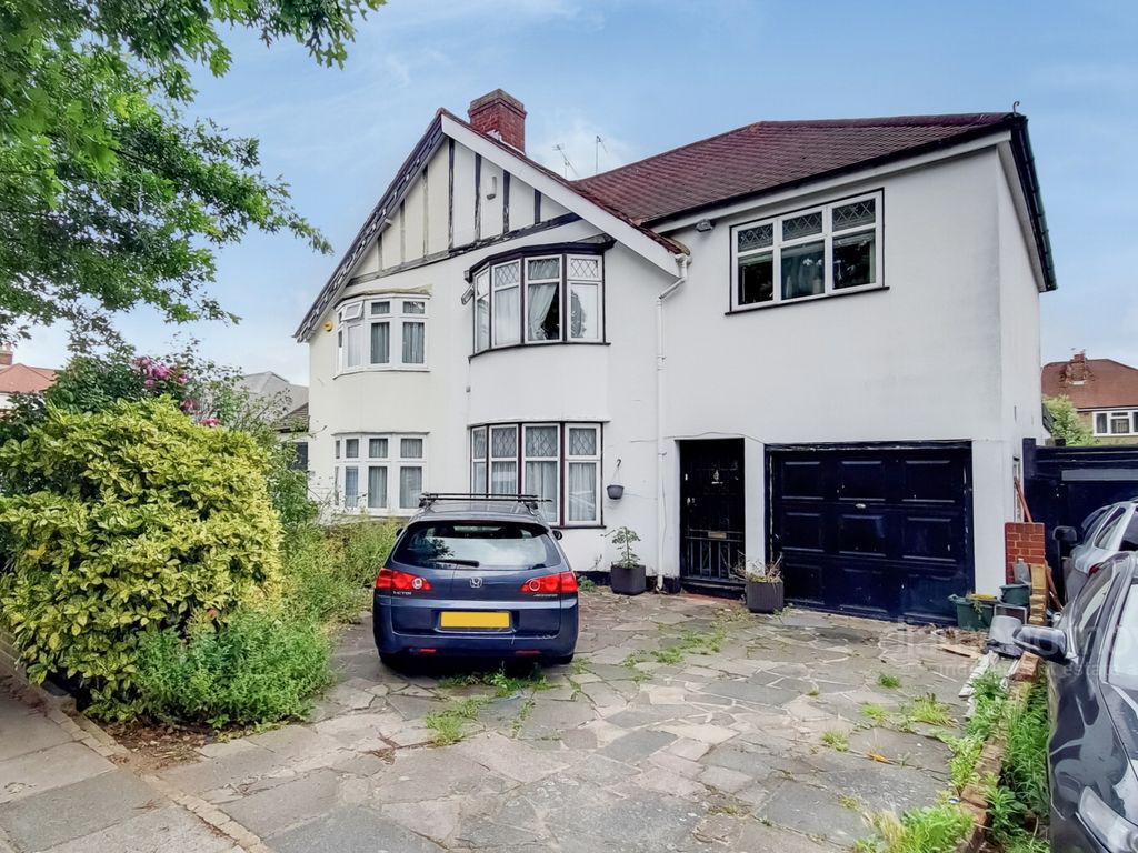 Hanworth Road, Whitton TW4  