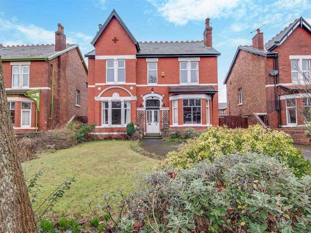 5 bed detached house for sale in Lethbridge Road, Southport PR8 Zoopla