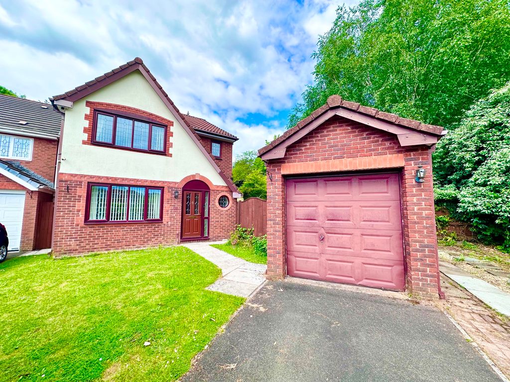 4 bed detached house for sale in Coed Camlas, New Inn, Pontypool NP4, £