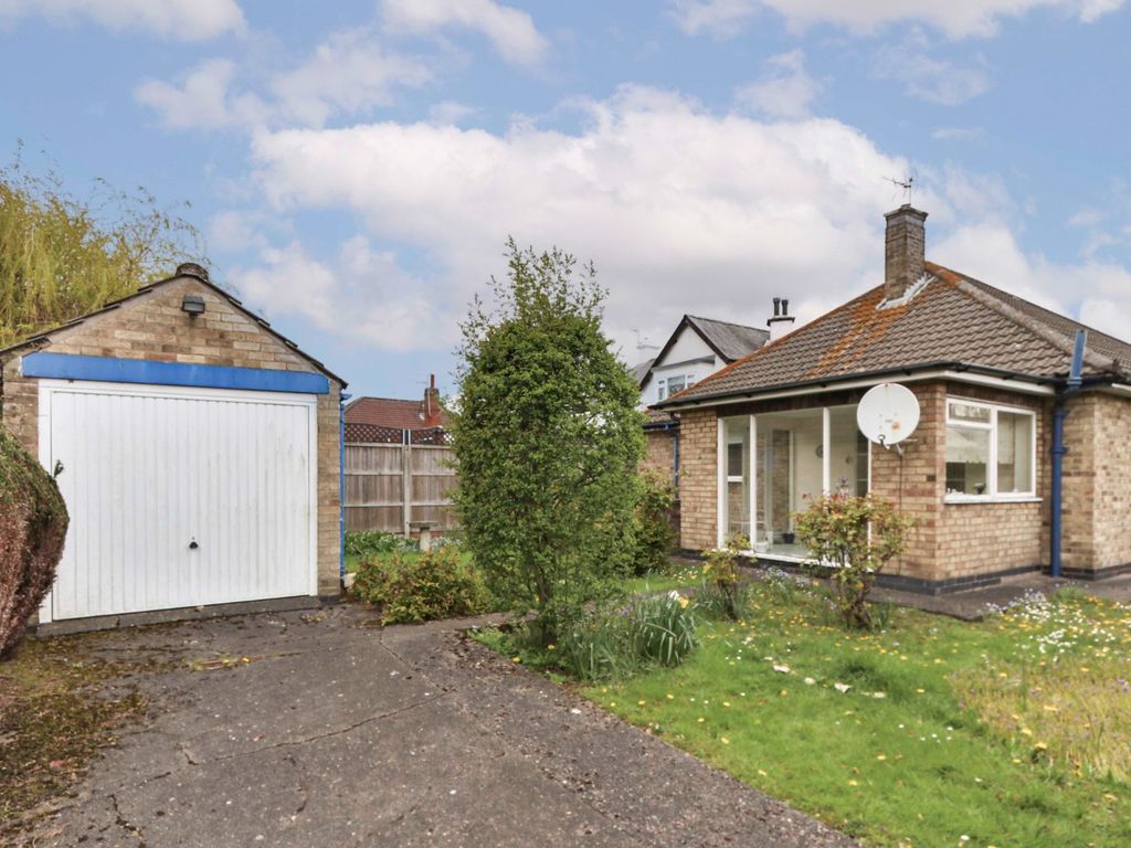 3 bed detached bungalow for sale in Hawthorne Avenue, Willerby, Hull