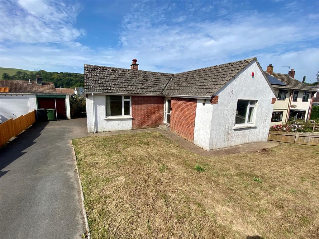 3 bed detached bungalow for sale in Churchford Road, Knowle, Braunton