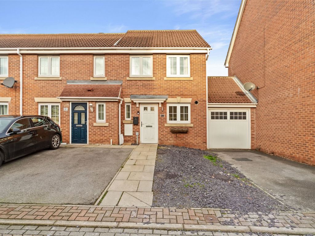 2 bed town house for sale in Cherry Tree Walk, Knottingley WF11, £