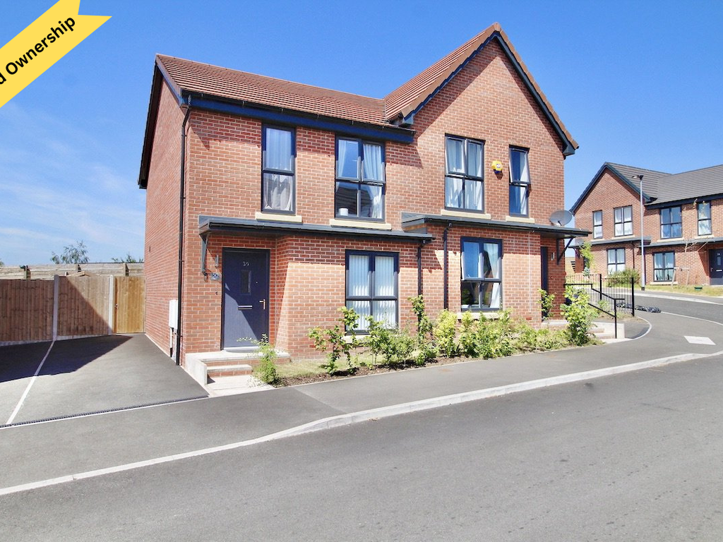3 bed semidetached house for sale in Lapwater Drive, South Yorkshire
