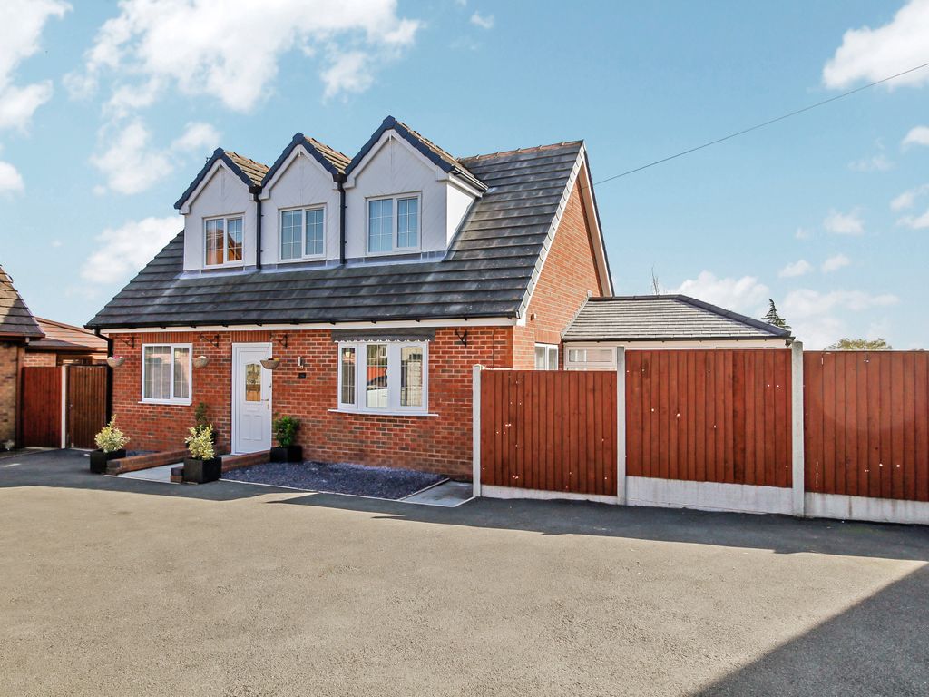 3 bed detached house for sale in Manor Road, Brimington, Chesterfield