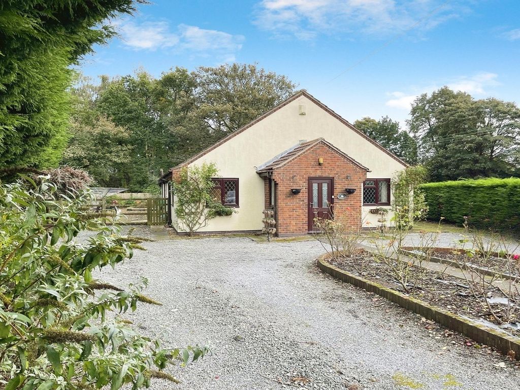 4 bed bungalow for sale in Selby Road, Camblesforth, Selby YO8, £325,000 Zoopla