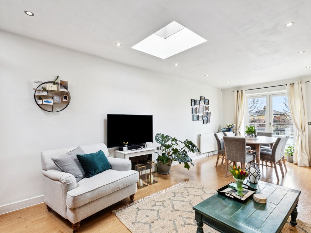 2 bed flat for sale in Balham Grove, London SW12 Zoopla
