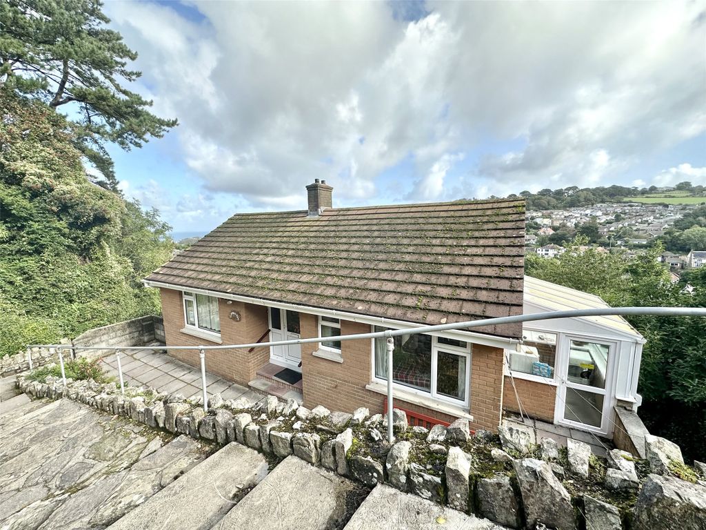 3 bed detached house for sale in Cairn Road, Devon EX34, £