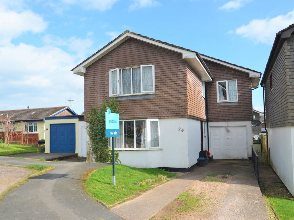 4 bed detached house for sale in Pippins Field, Uffculme, Cullompton