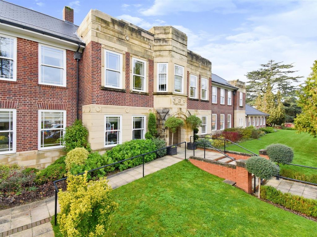 2 bed flat for sale in Barbourne Road, Worcester, Worcestershire WR1