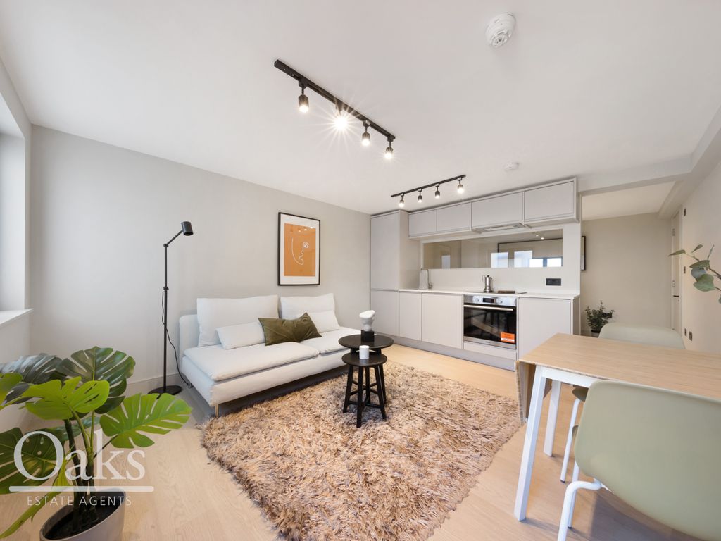 1 bed flat for sale in Woodside Green, Woodside, Croydon SE25, £200,000 Zoopla