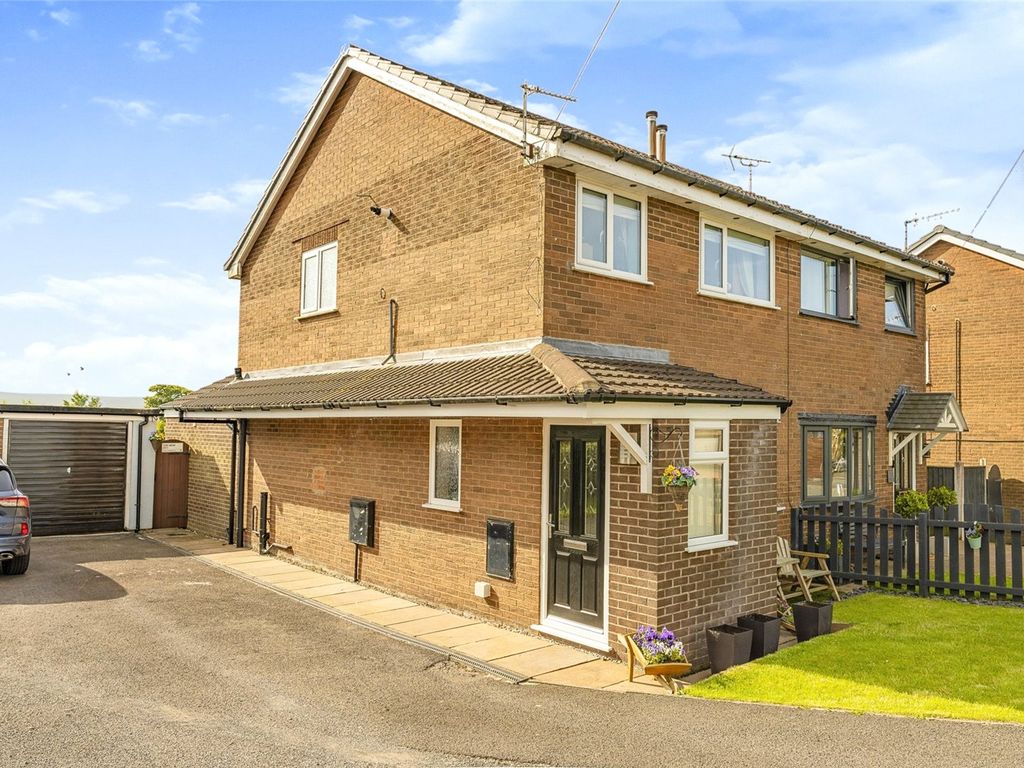 3 bed semidetached house for sale in Grassington Drive, Burnley BB10