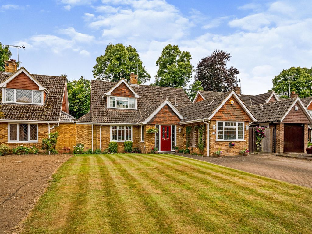 3 bed detached house for sale in Halkingcroft, Slough SL3 Zoopla