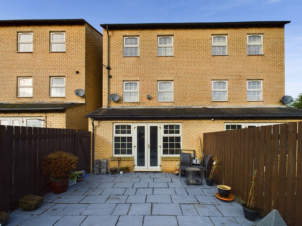 4 bed terraced house for sale in Bretton Close, Brierley, Barnsley S72