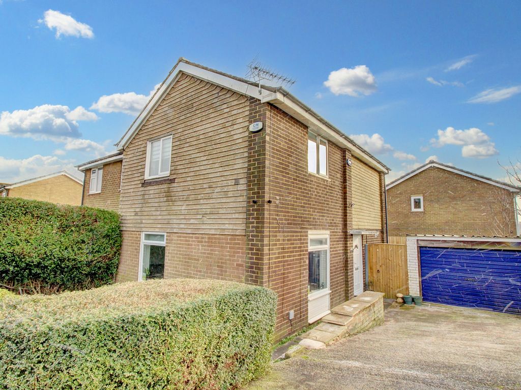 3 bed semidetached house for sale in Greenlea Avenue, Leeds LS19, £