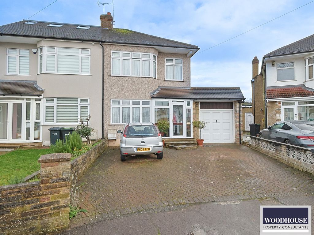 3 bed semidetached house for sale in Colvin Gardens, Waltham Cross EN8
