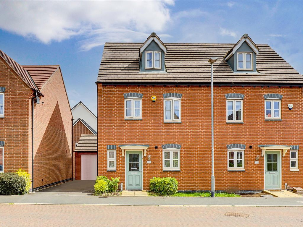 4 bed semidetached house to rent in Crown Street, Hucknall