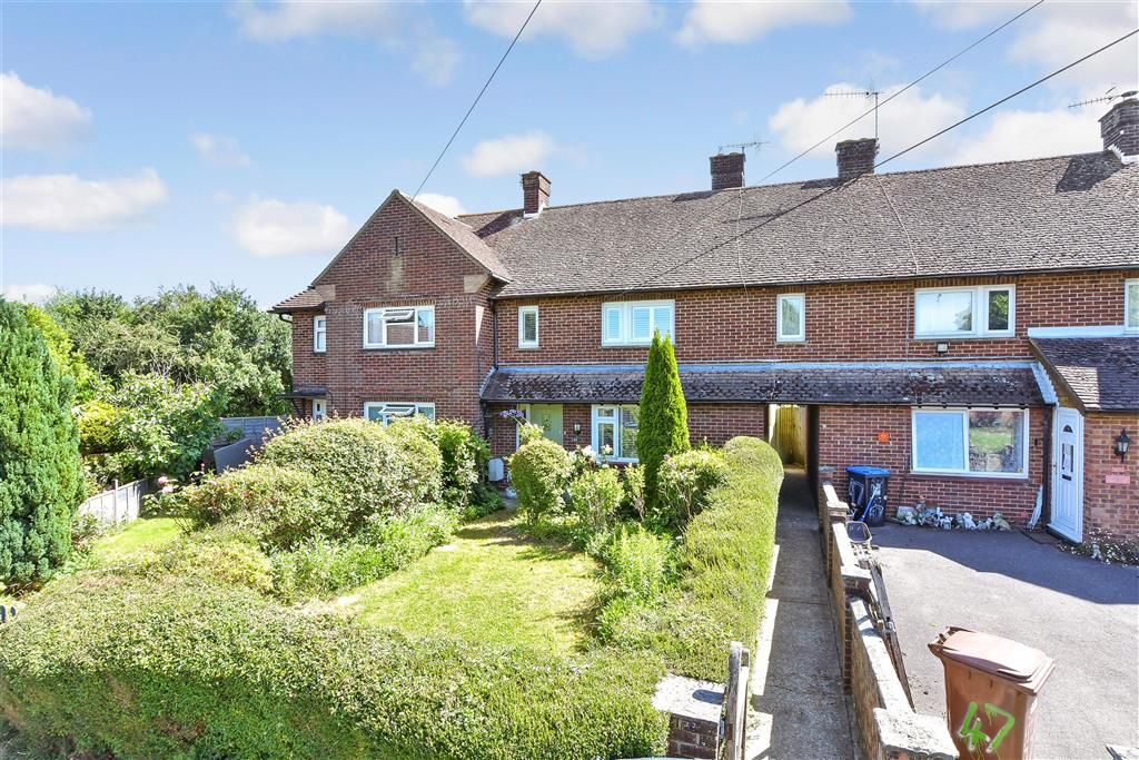 3 bed semidetached house for sale in Careys Wood, Smallfield, Horley