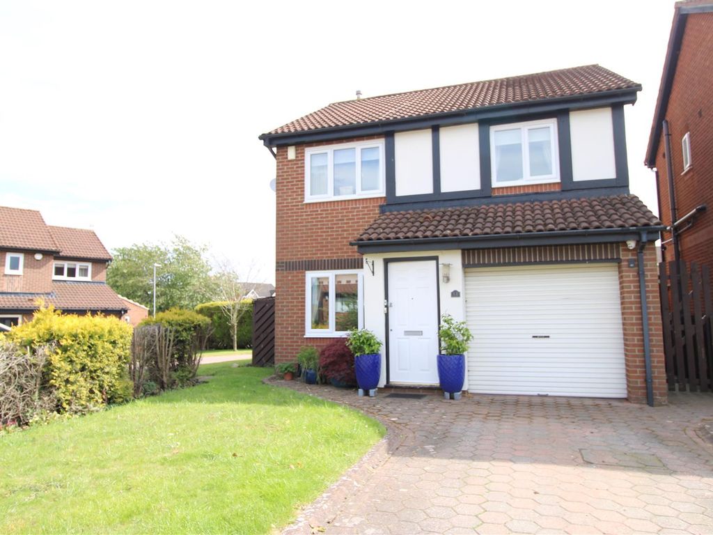 3 bed detached house for sale in Sanderling Close, Ryton, Tyne And Wear
