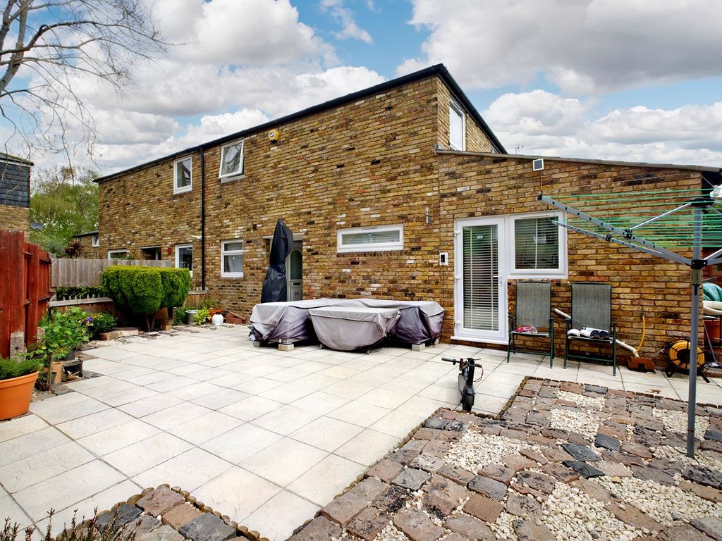3 bed semidetached house for sale in Warren Close, London SE21 Zoopla
