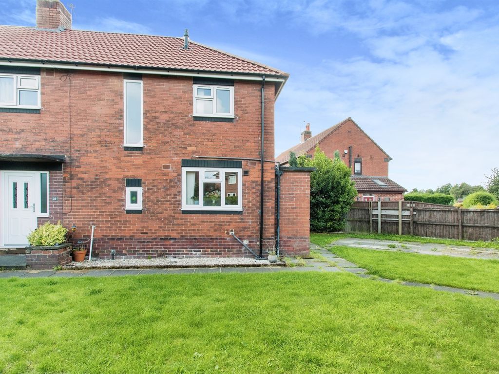 3 bed semidetached house for sale in Fairleigh Road, Tingley