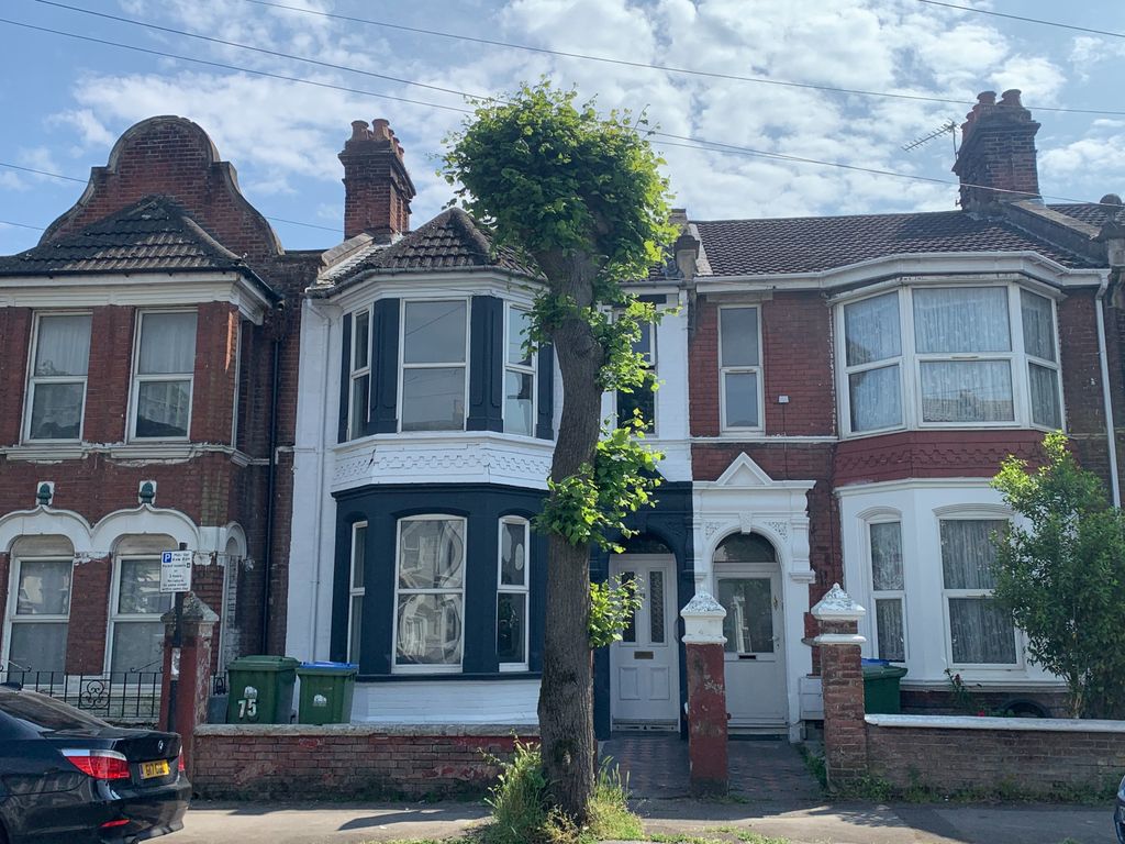 5 bed terraced house to rent in Denzil Avenue, Southampton SO14 Zoopla