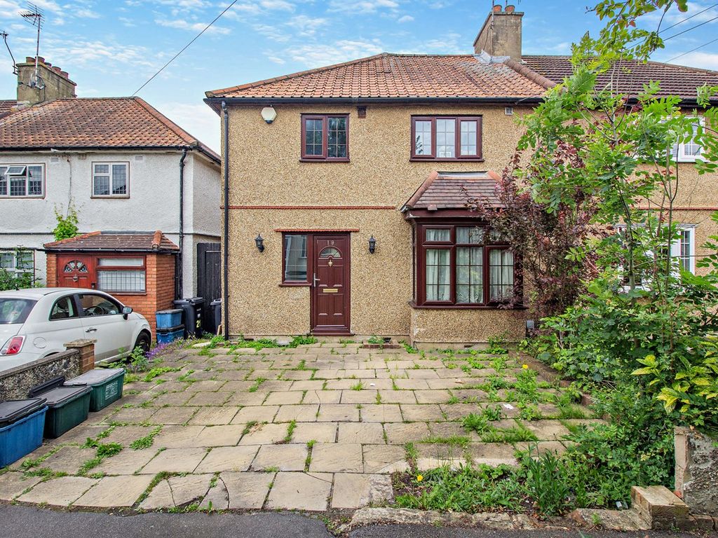 3 bed semidetached house for sale in Highfield Road, Woodford Green