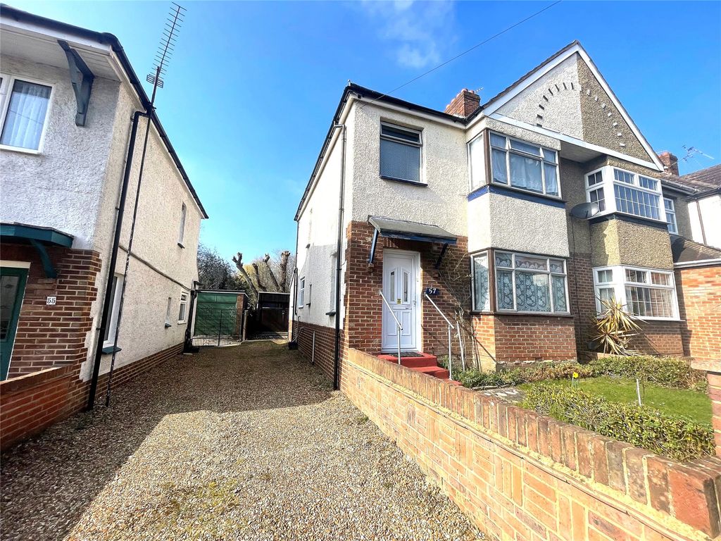 3 bed semidetached house for sale in Jubilee Road, Aldershot