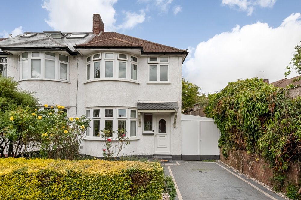 3 bed end terrace house for sale in Aldermoor Road, Catford, London SE6
