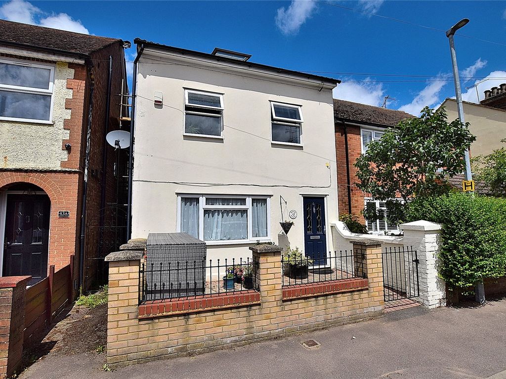 4 bed property for sale in King Street, Dunstable, Bedfordshire LU5