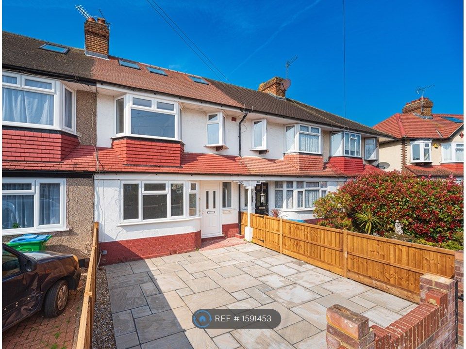 Room to rent in Whitton, Hounslow TW3 Zoopla