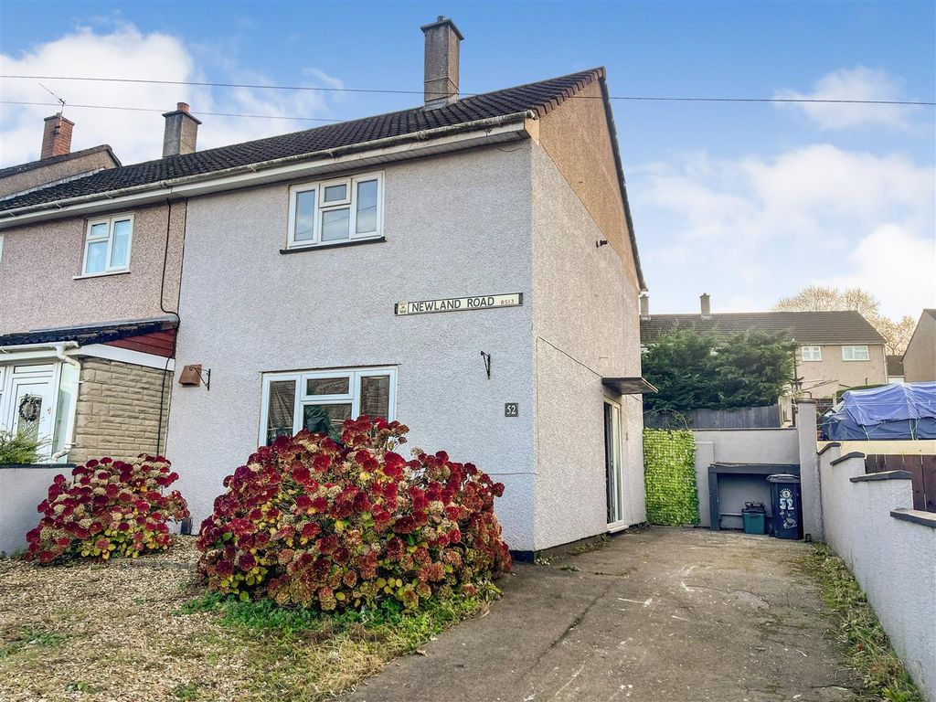 2 bed end terrace house for sale in Newland Road, Bristol