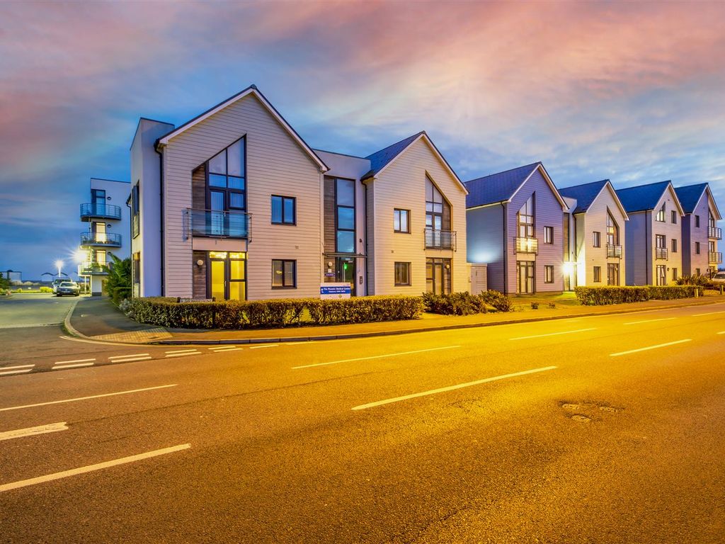 1 bed flat to rent in Eirene Road, GoringBySea, Worthing BN12, £1,195