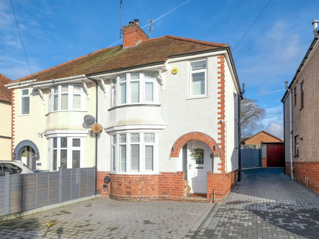 3 bed semidetached house for sale in The Meadway, Headless Cross