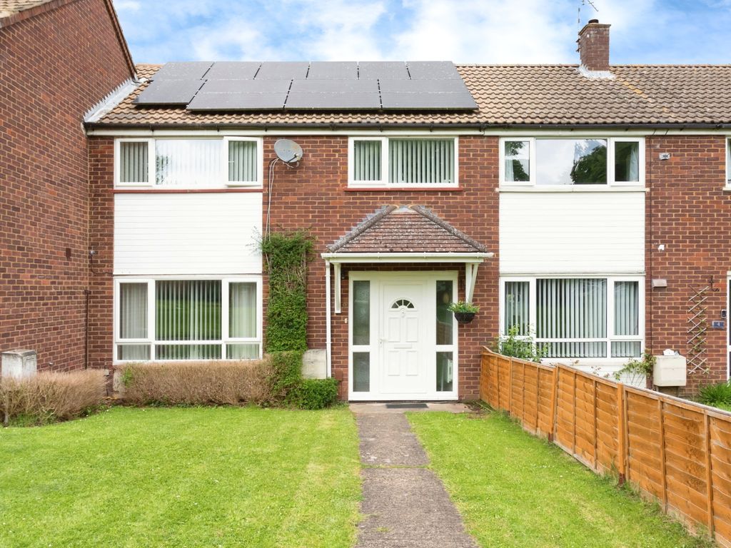 3 bed terraced house for sale in Essex Close, Bletchley, Milton Keynes