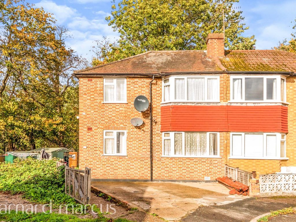 2 bed for sale in Deer Park Gardens, Mitcham CR4 Zoopla